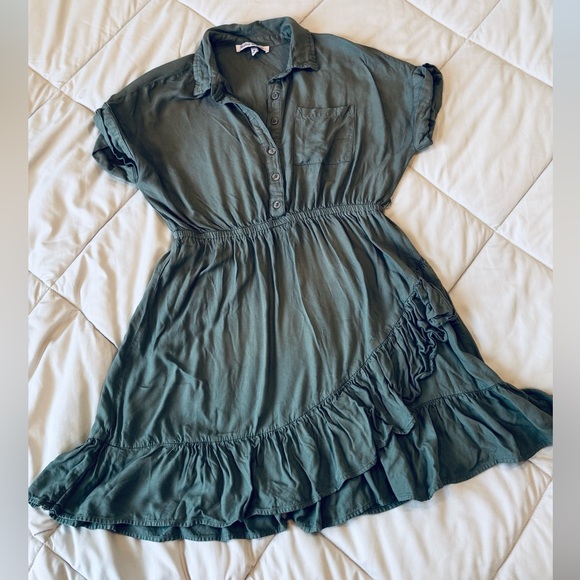 BOHO Patch Pocket Tie Waist Shirtdress Army green.Size M 100%Rayon.Used - Picture 3 of 9